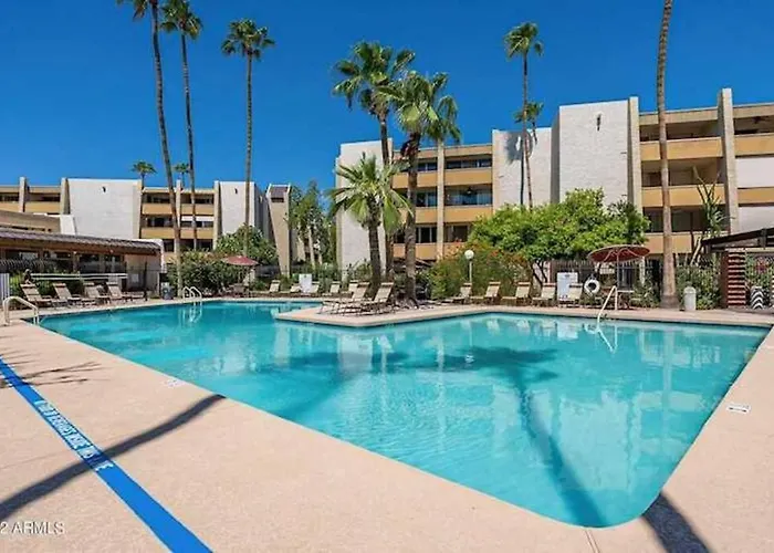 Old Town Condo With 2 King Size Suites