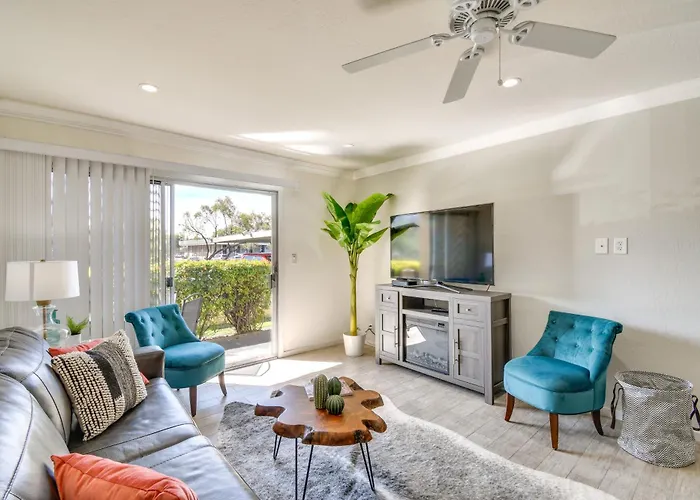 Scottsdale Condo Near Fashion Square And Old Town