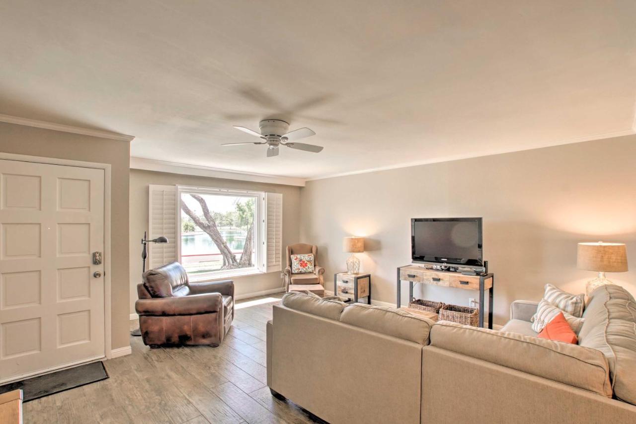Sunny Townhome - Walk To Trolley And Holiday home *