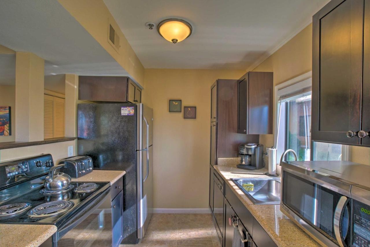 Apartment On Golf Course With Pool Access!