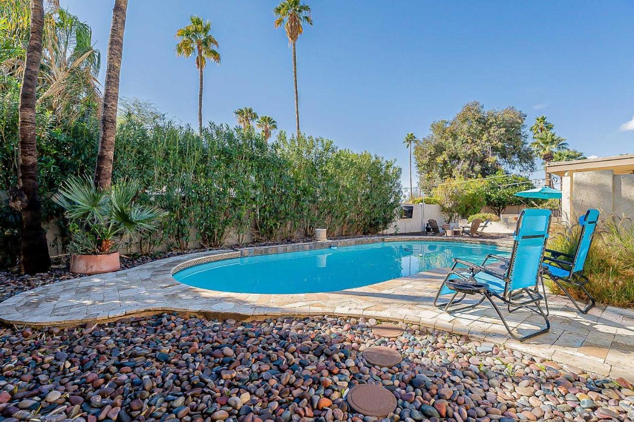 Adobe With Backyard Oasis! Holiday home *
