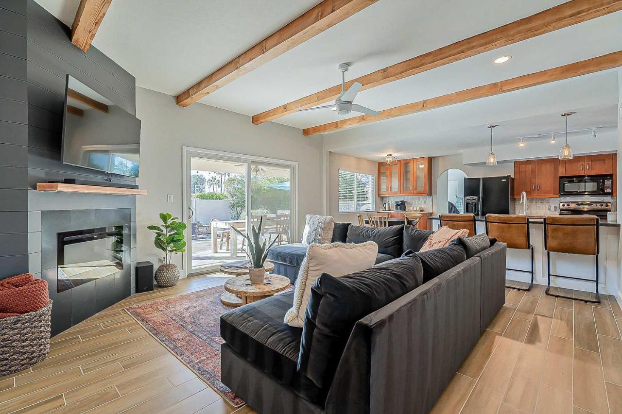 Adobe With Backyard Oasis! Holiday home *