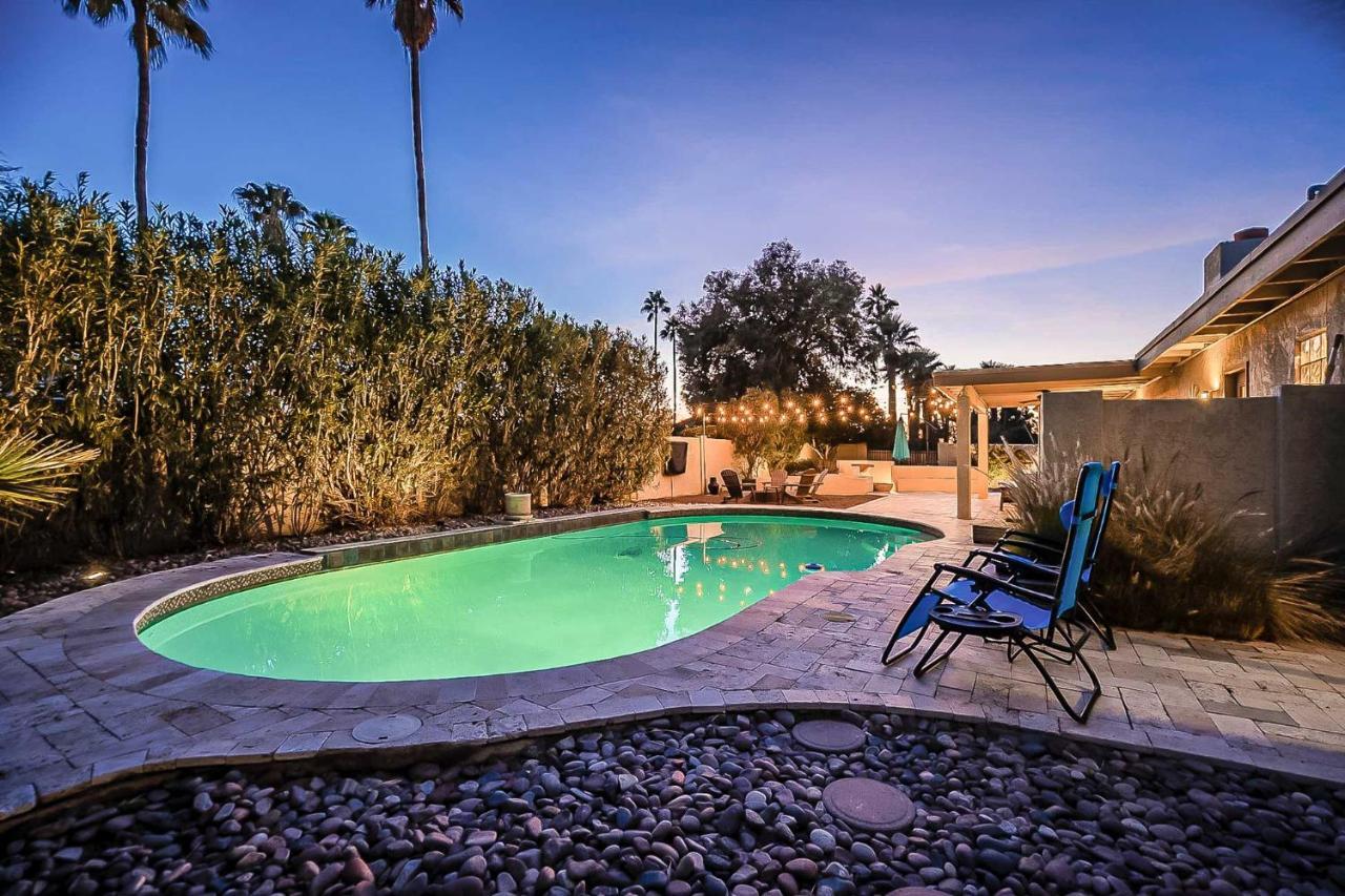 Adobe With Backyard Oasis! Holiday home Scottsdale