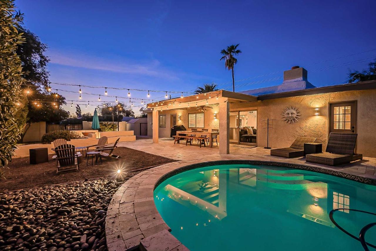 Holiday home Adobe With Backyard Oasis!
