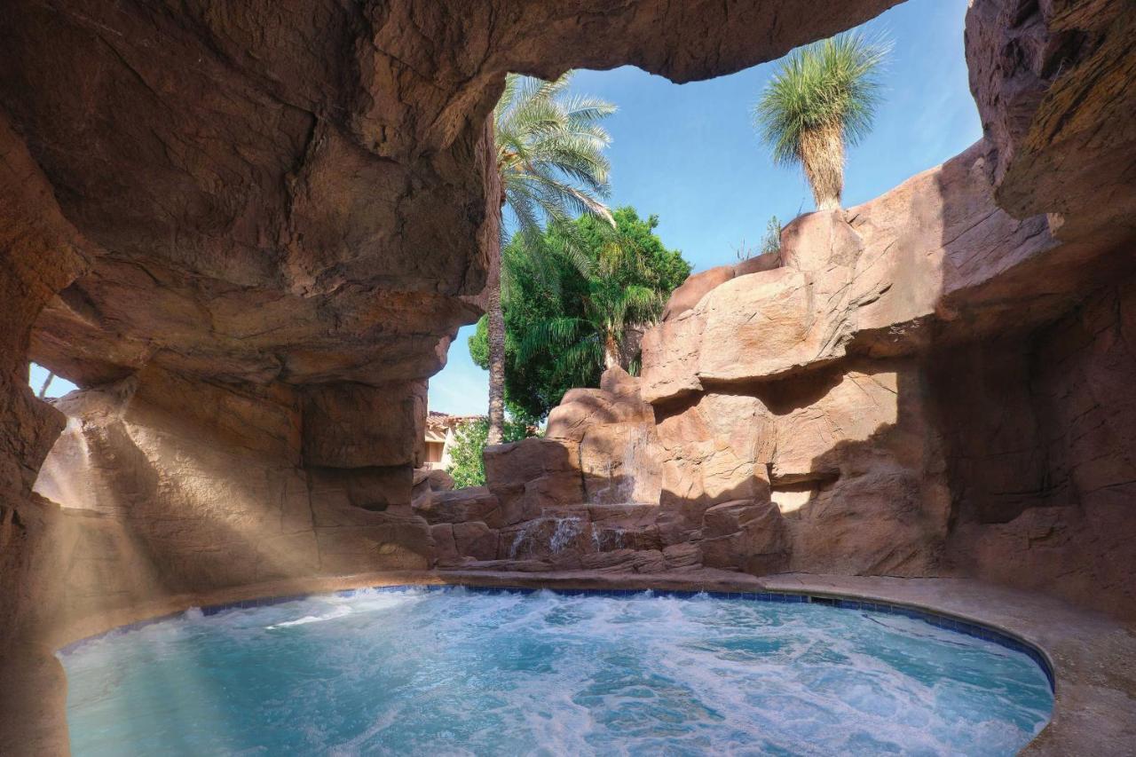 Sheraton Desert Oasis Villas,