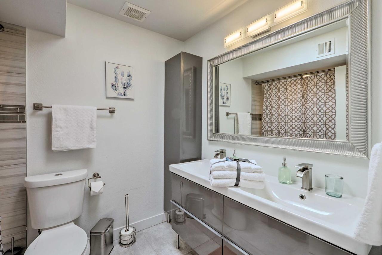Holiday home Chic With Balcony, Walk To Old Town!