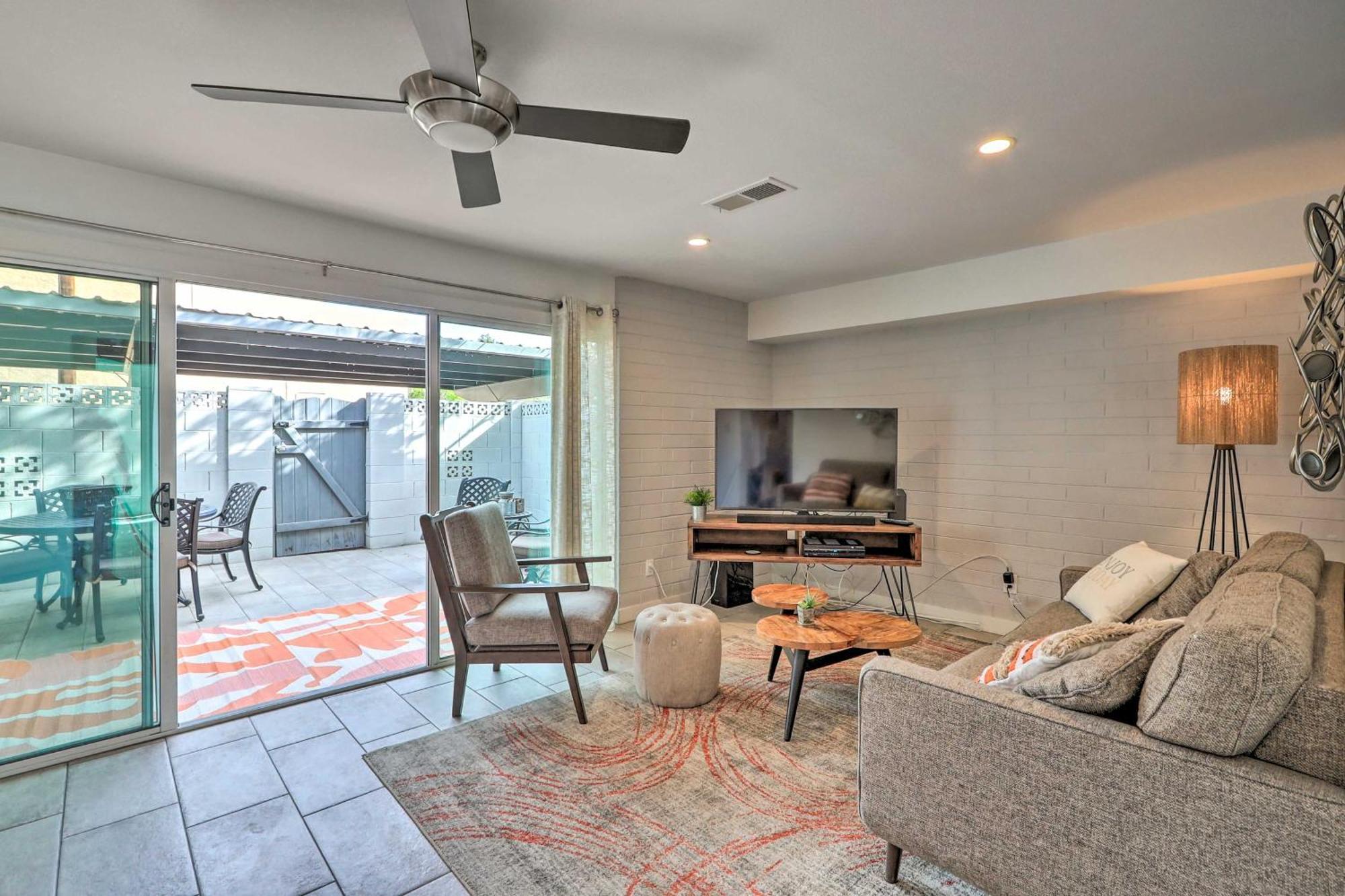 Chic With Balcony, Walk To Old Town! *