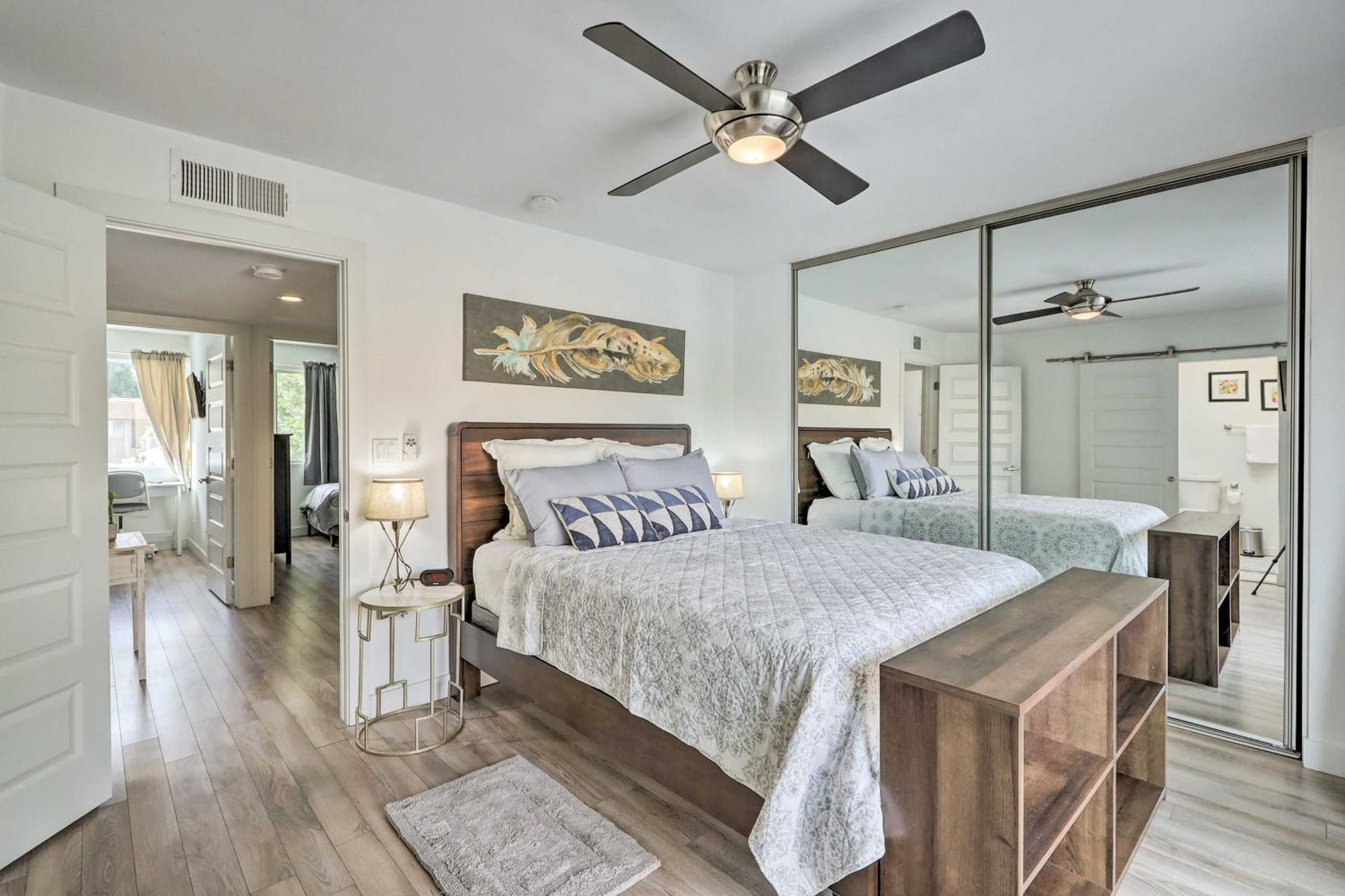 Chic With Balcony, Walk To Old Town! Scottsdale