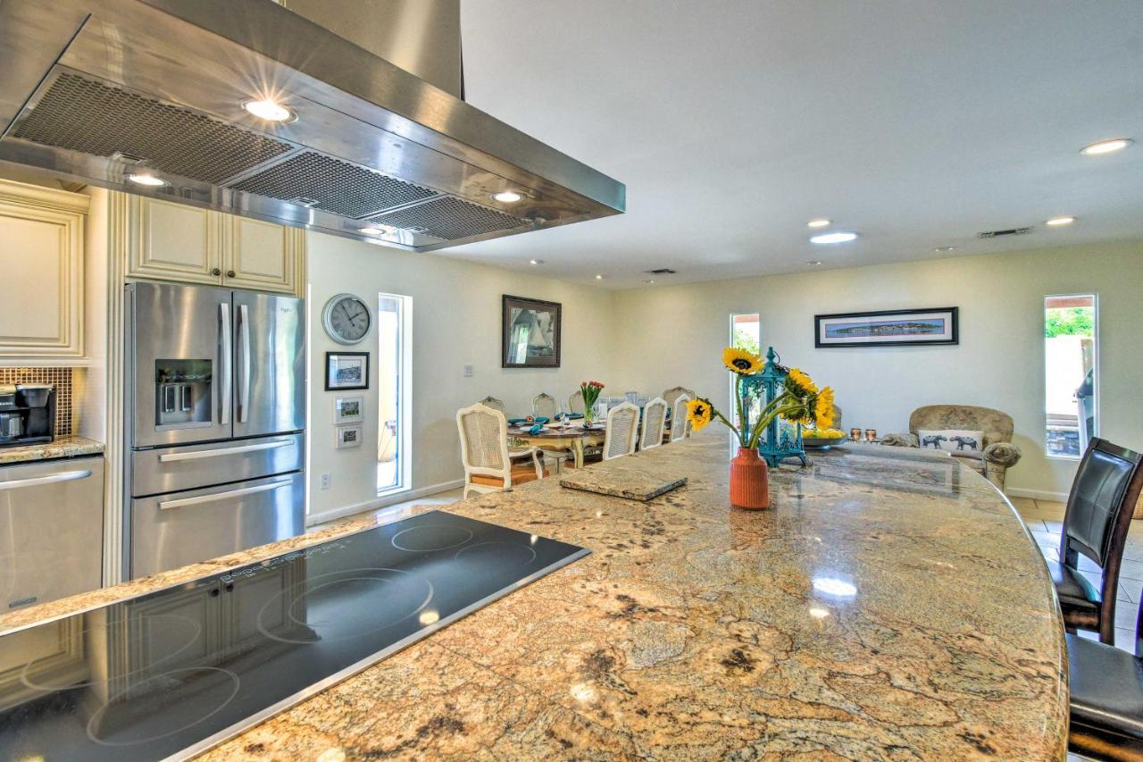 Holiday home Oasis With Private Pool And Hot Tub!