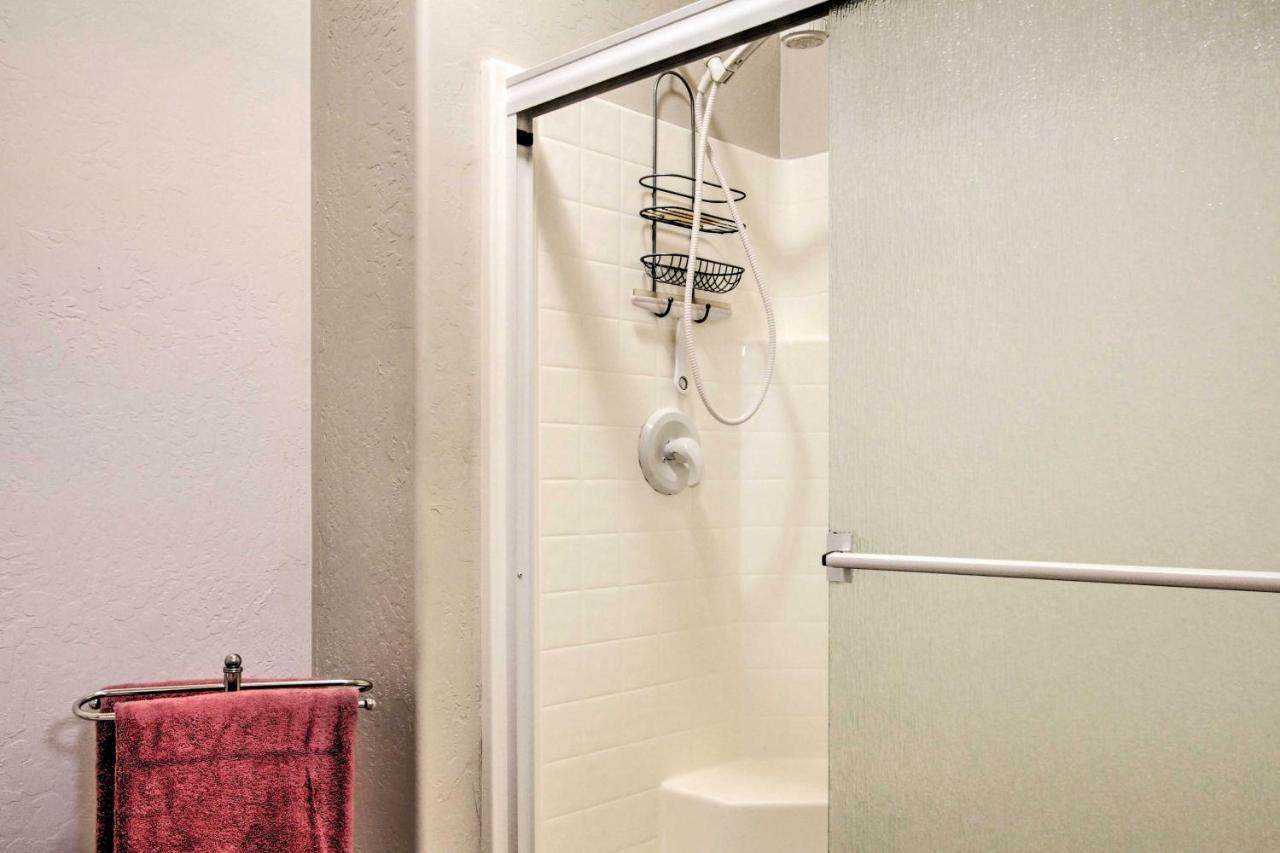 With Balcony And Amenities! Scottsdale