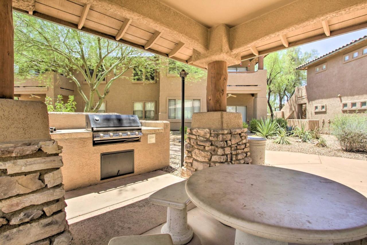 Apartment With Balcony And Amenities!