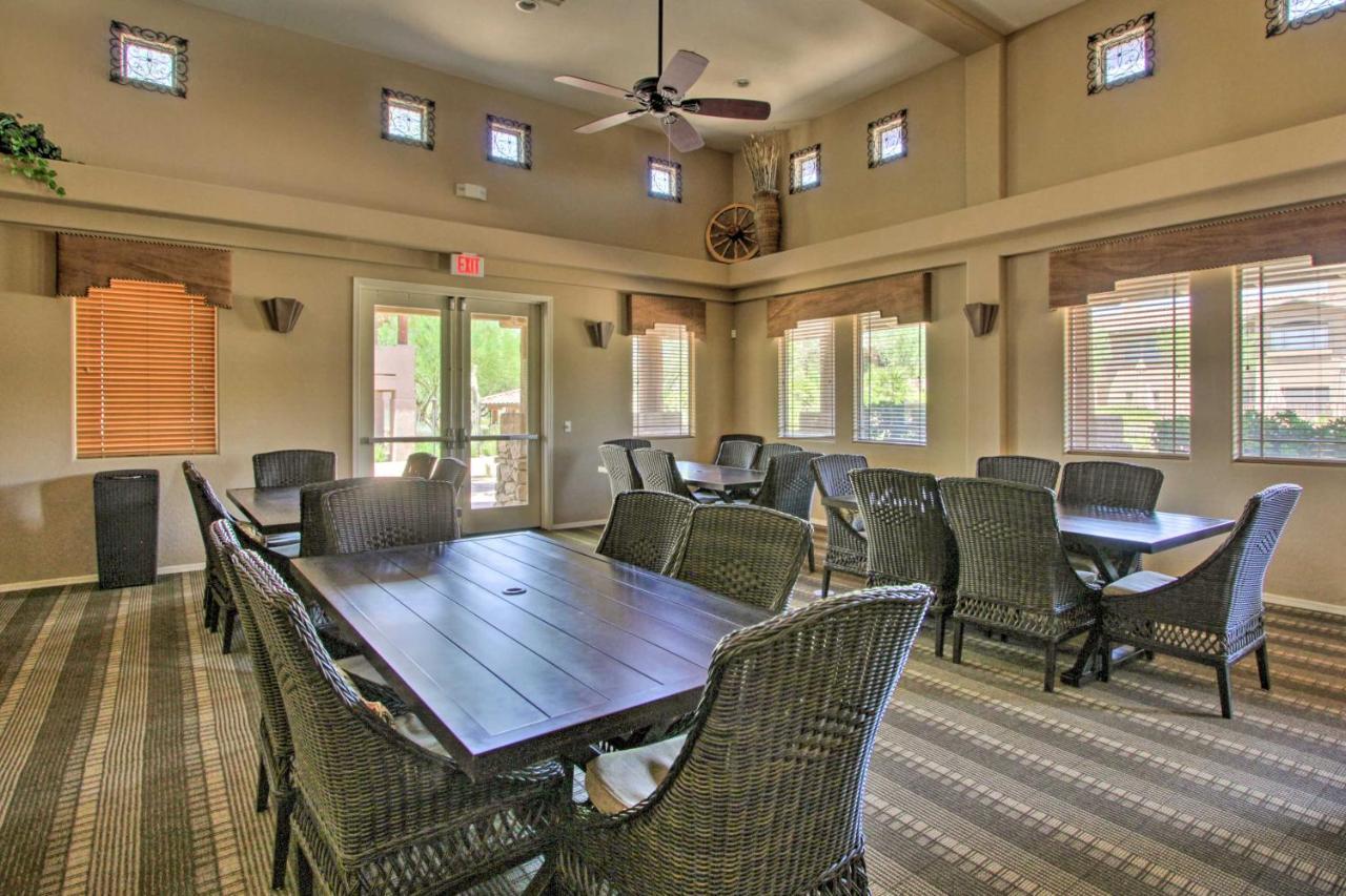 Apartment With Balcony And Amenities! Scottsdale