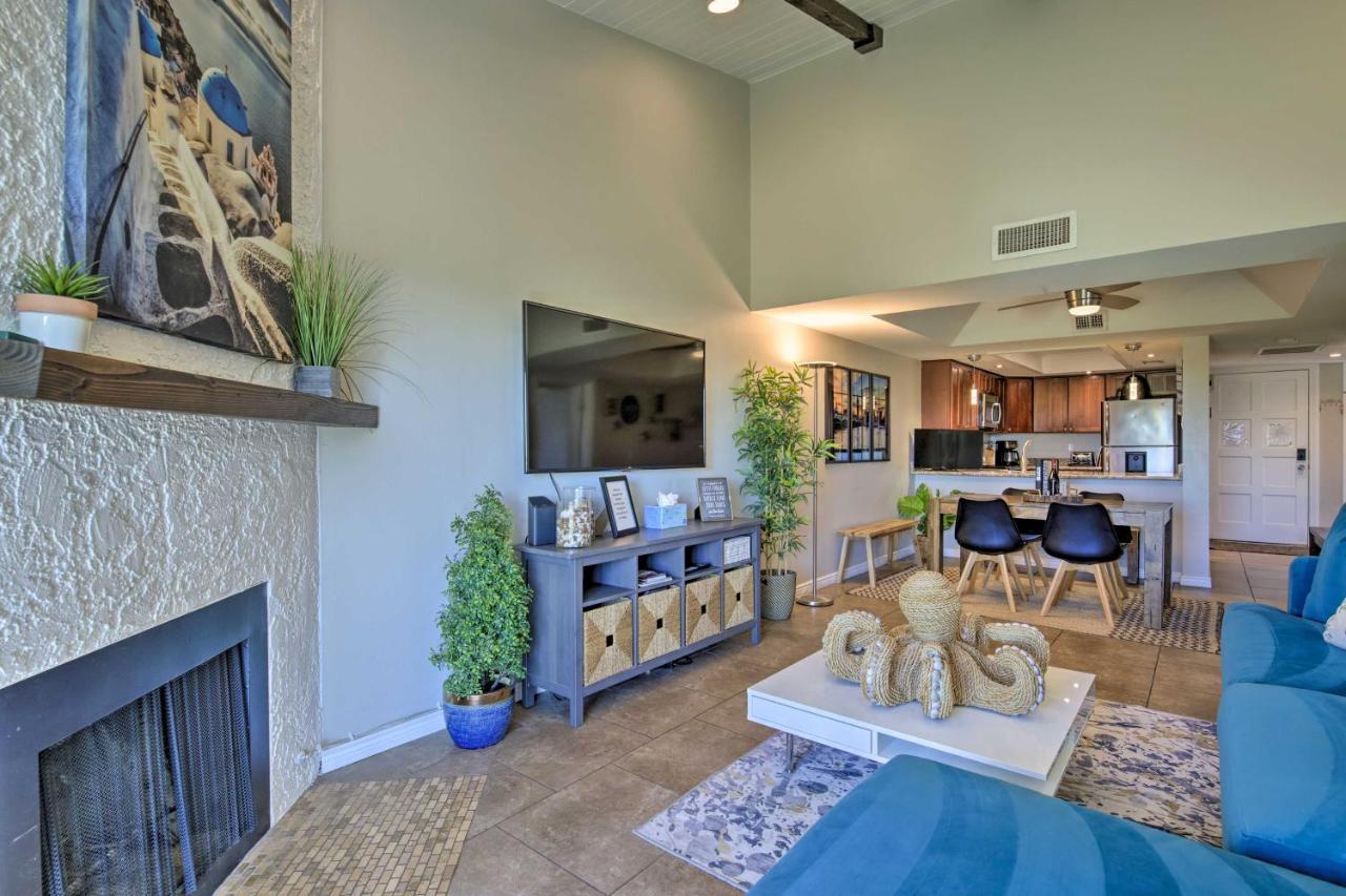 With Golf Course And Mountain Views!