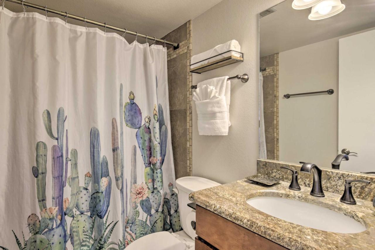 With Golf Course And Mountain Views! Apartment