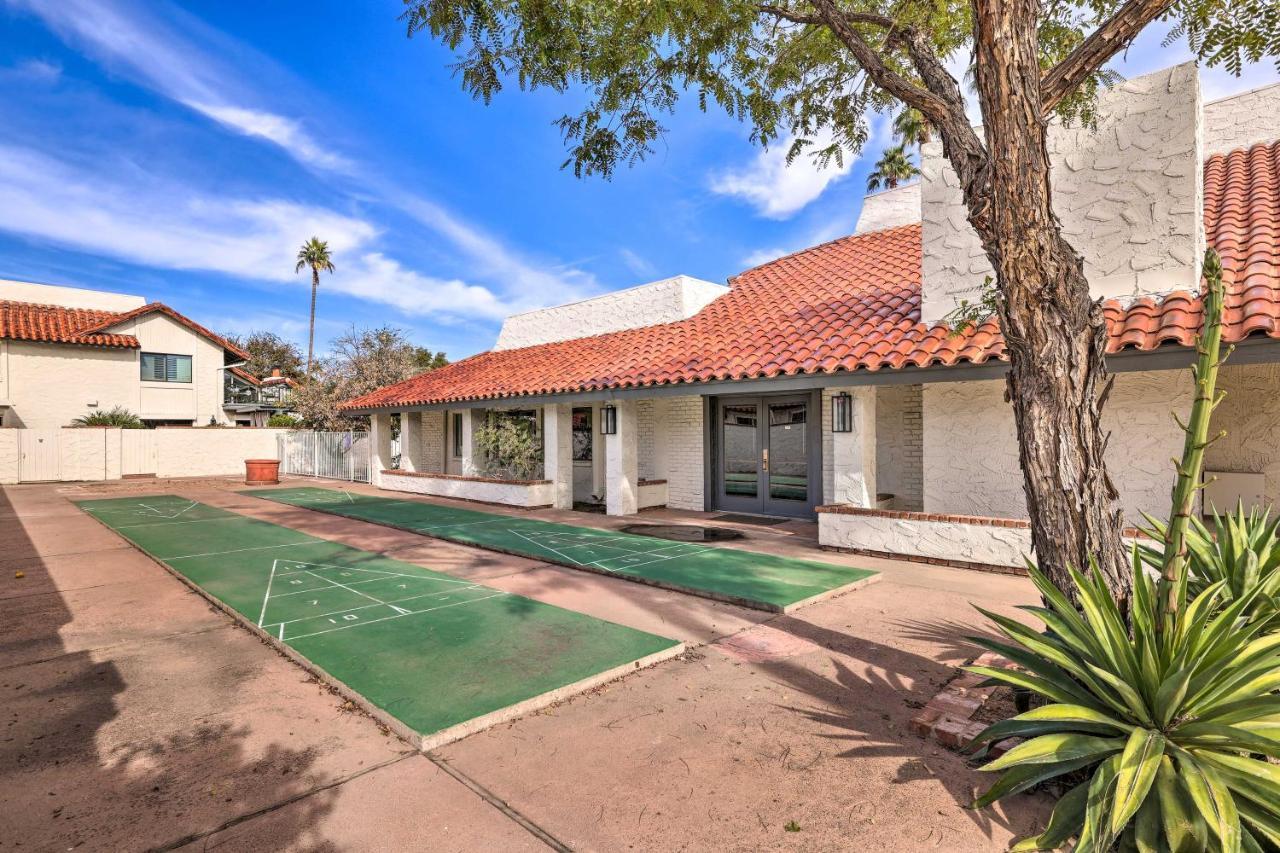 Holiday home Townhouse With Pool Access!