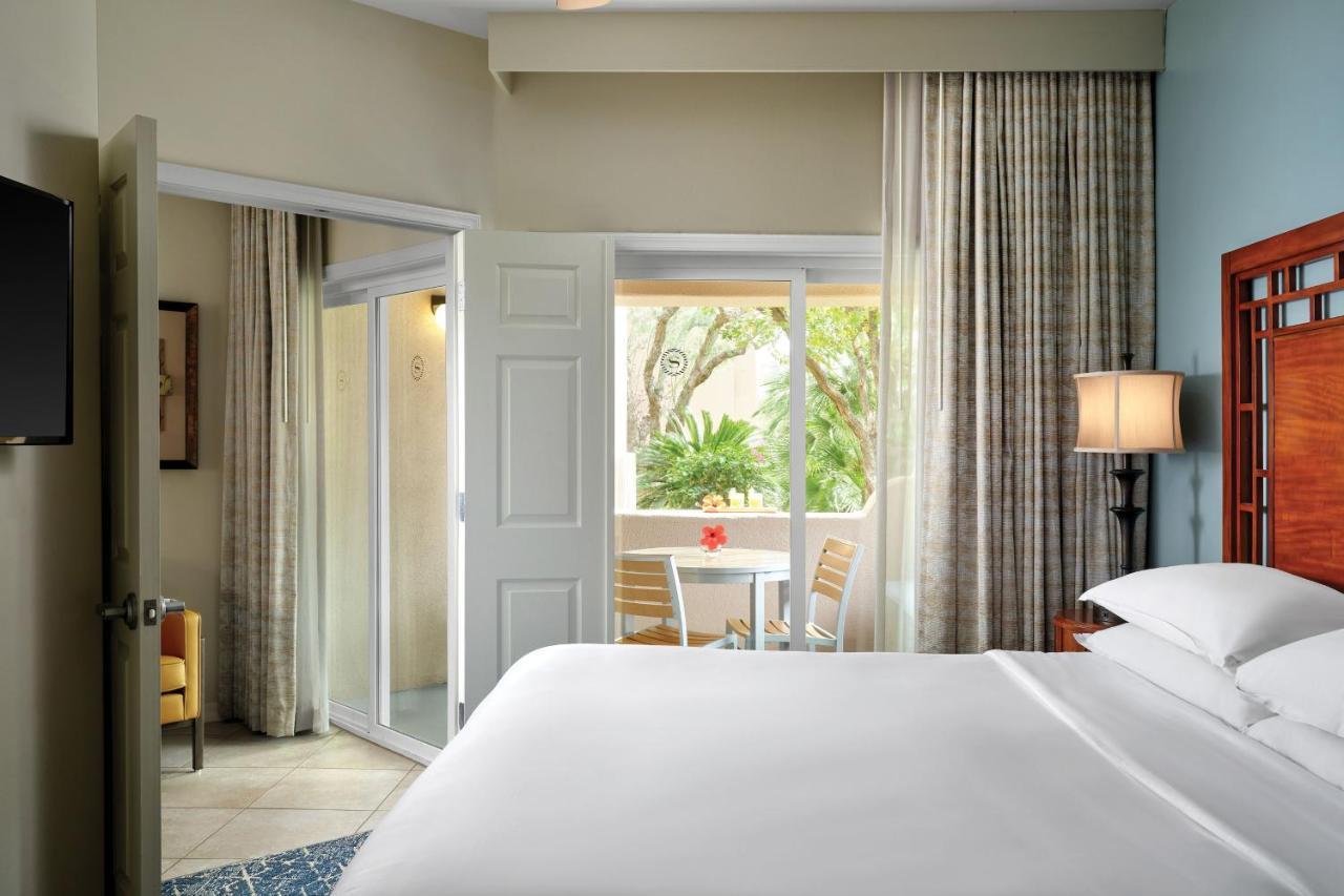Sheraton Desert Oasis Villas, Resort 3*