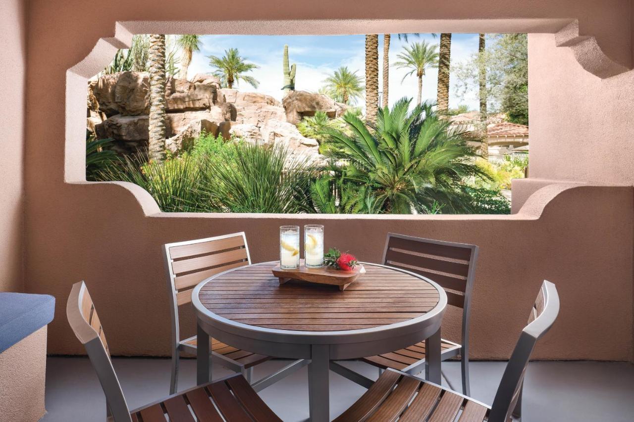 Sheraton Desert Oasis Villas, 3*