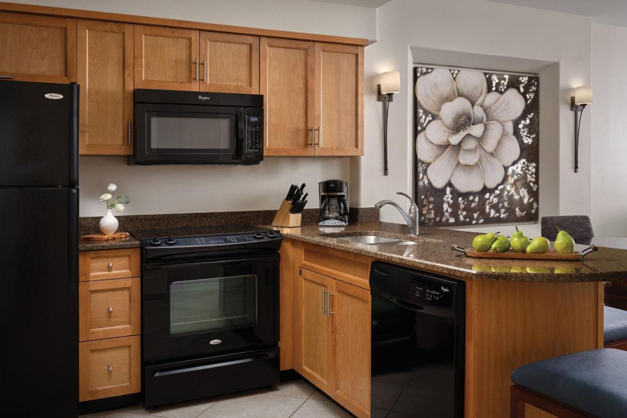 Sheraton Desert Oasis Villas,