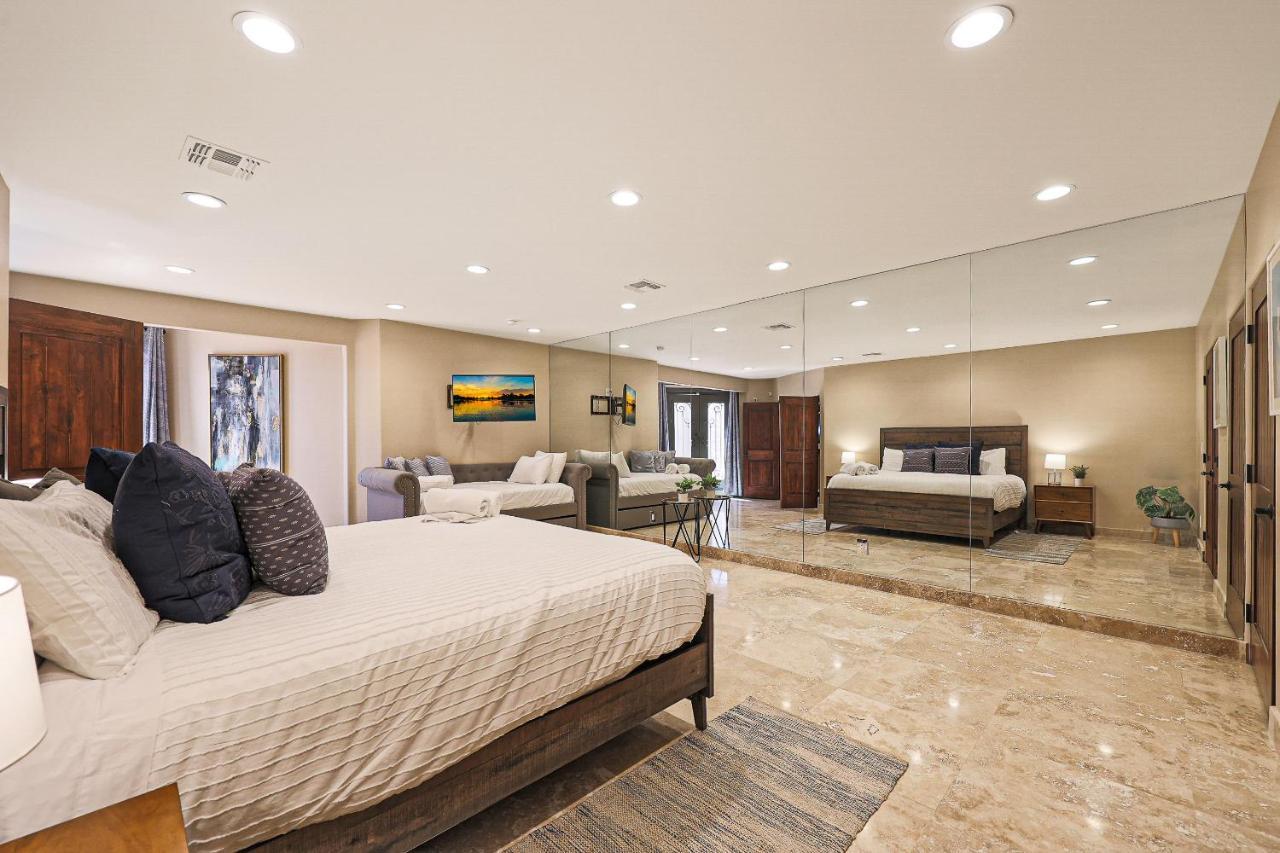 Luxury Estate, Sleeps 24, Sonoran By Homestakes Pousada