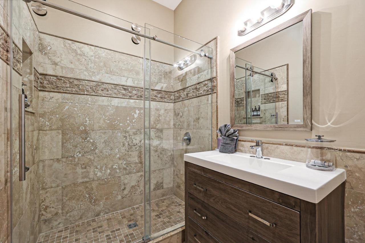 Luxury Estate, Sleeps 24, Sonoran By Homestakes