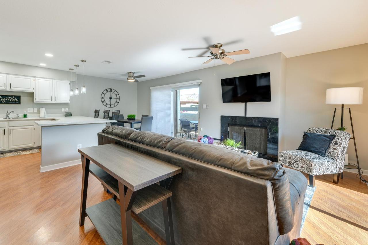 Modern Oasis With Patio And Pool Access Apartamento *
