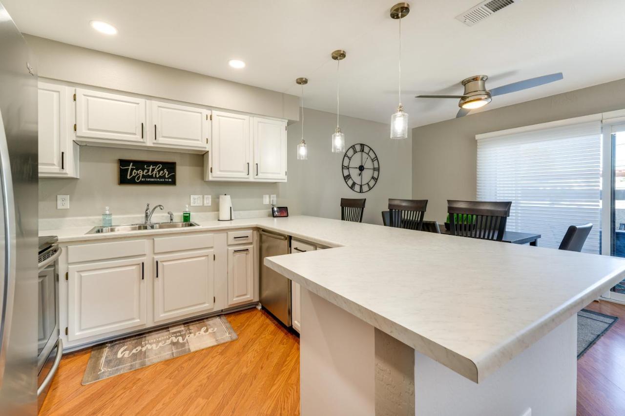 Apartamento Modern Oasis With Patio And Pool Access *