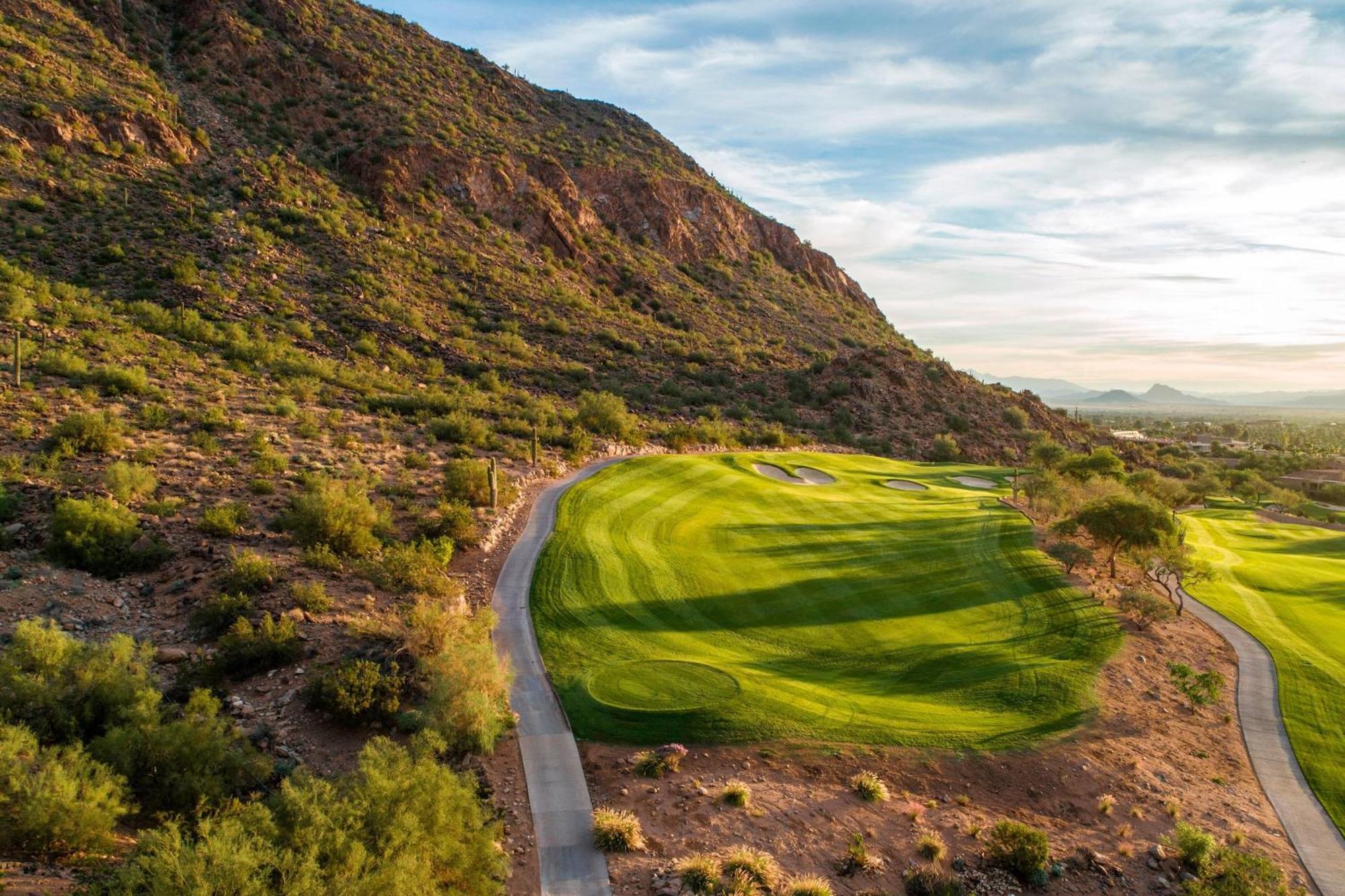 Resort The Phoenician, A Luxury Collection Resort,
