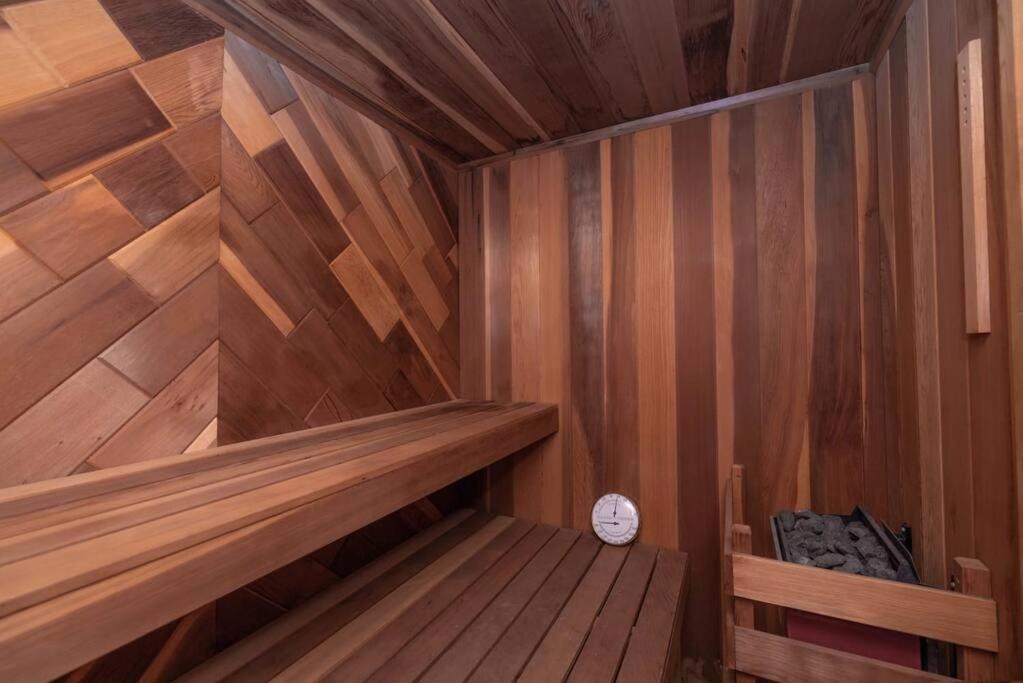 Ethereal Corner Ritz Carlton Grand Estate Golf Mountains Jacuzzi Sauna Theater Gym Pousada