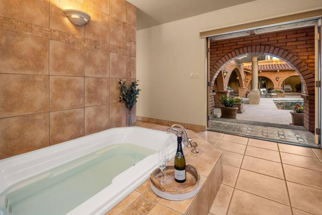 Ethereal Corner Ritz Carlton Grand Estate Golf Mountains Jacuzzi Sauna Theater Gym Pousada