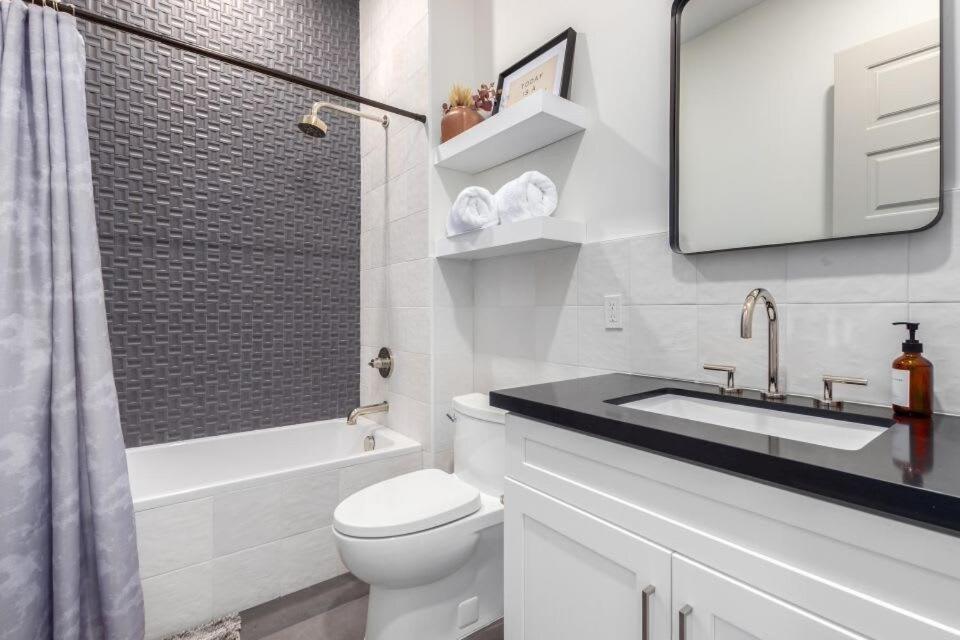 The Lux At Craftsman - Old Town Penthouse 2 *