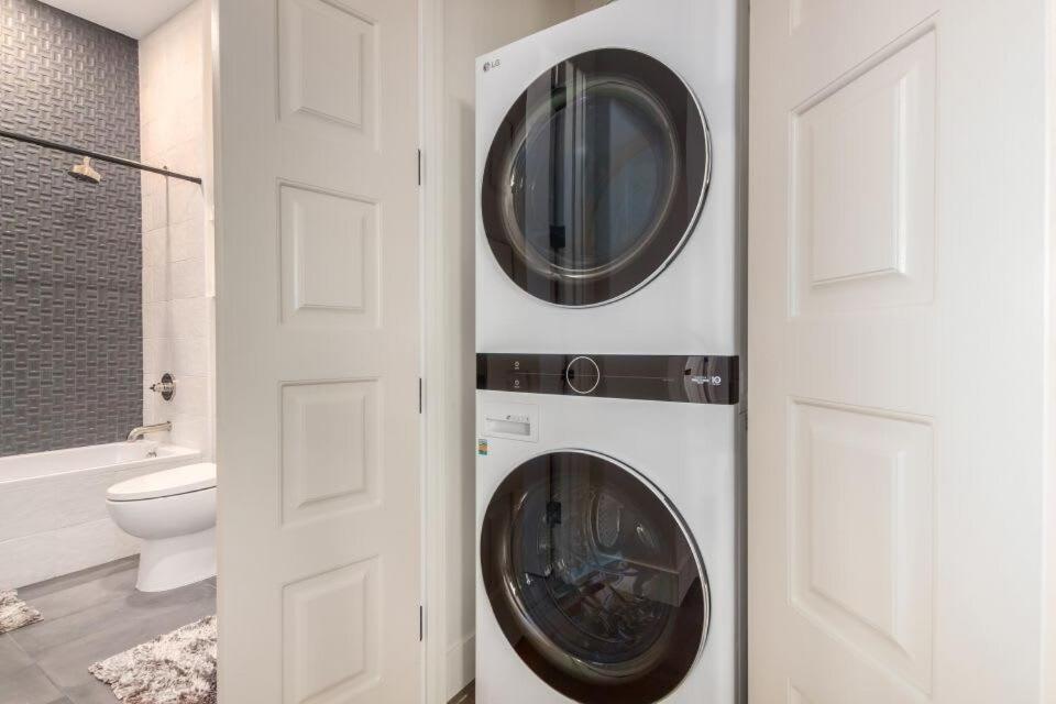 The Lux At Craftsman - Old Town Penthouse 2 Holiday home