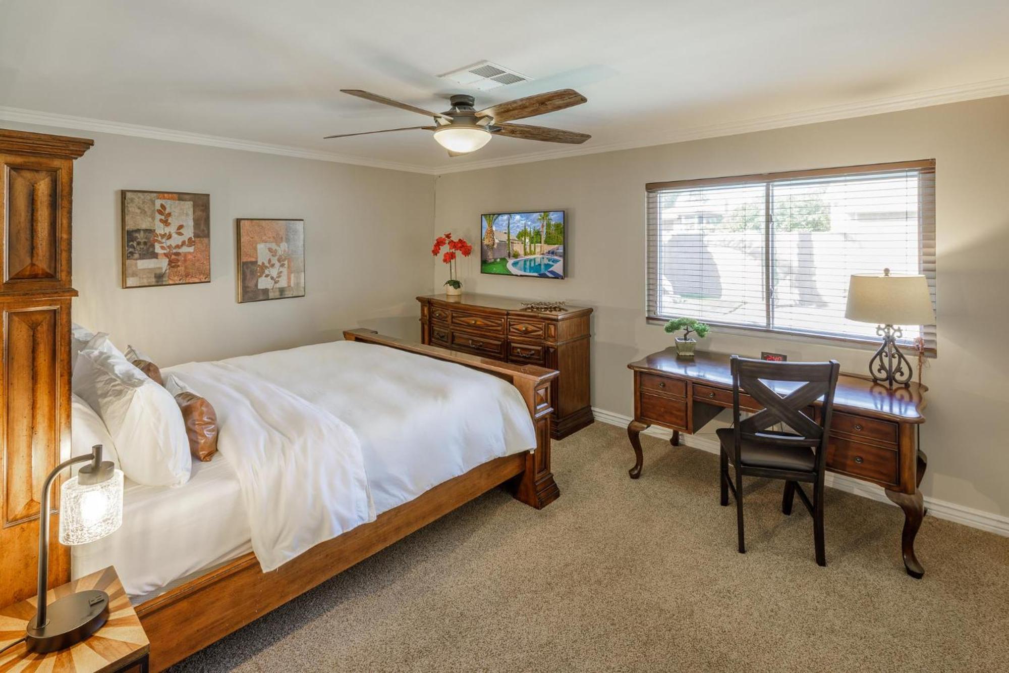 Holiday home Prime Location, Heated Pool, Hot Tub, Game Room,