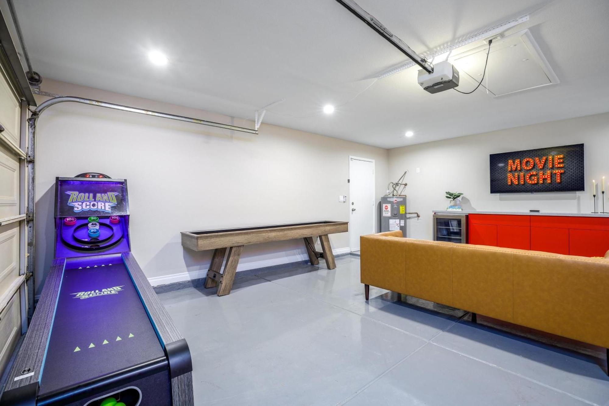 Prime Location, Heated Pool, Hot Tub, Game Room, Holiday home