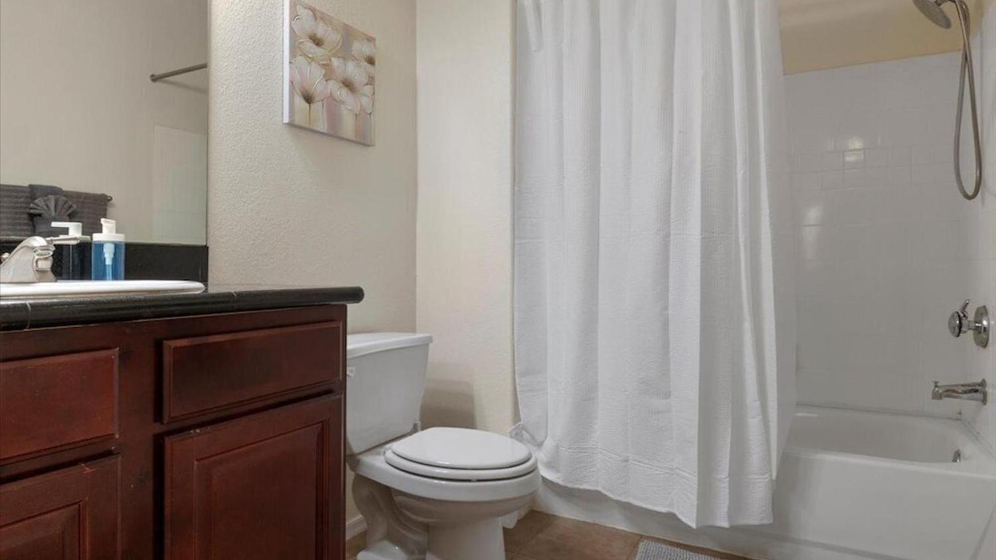 Beautiful 3 Bdrm Wgarage Casa de férias *