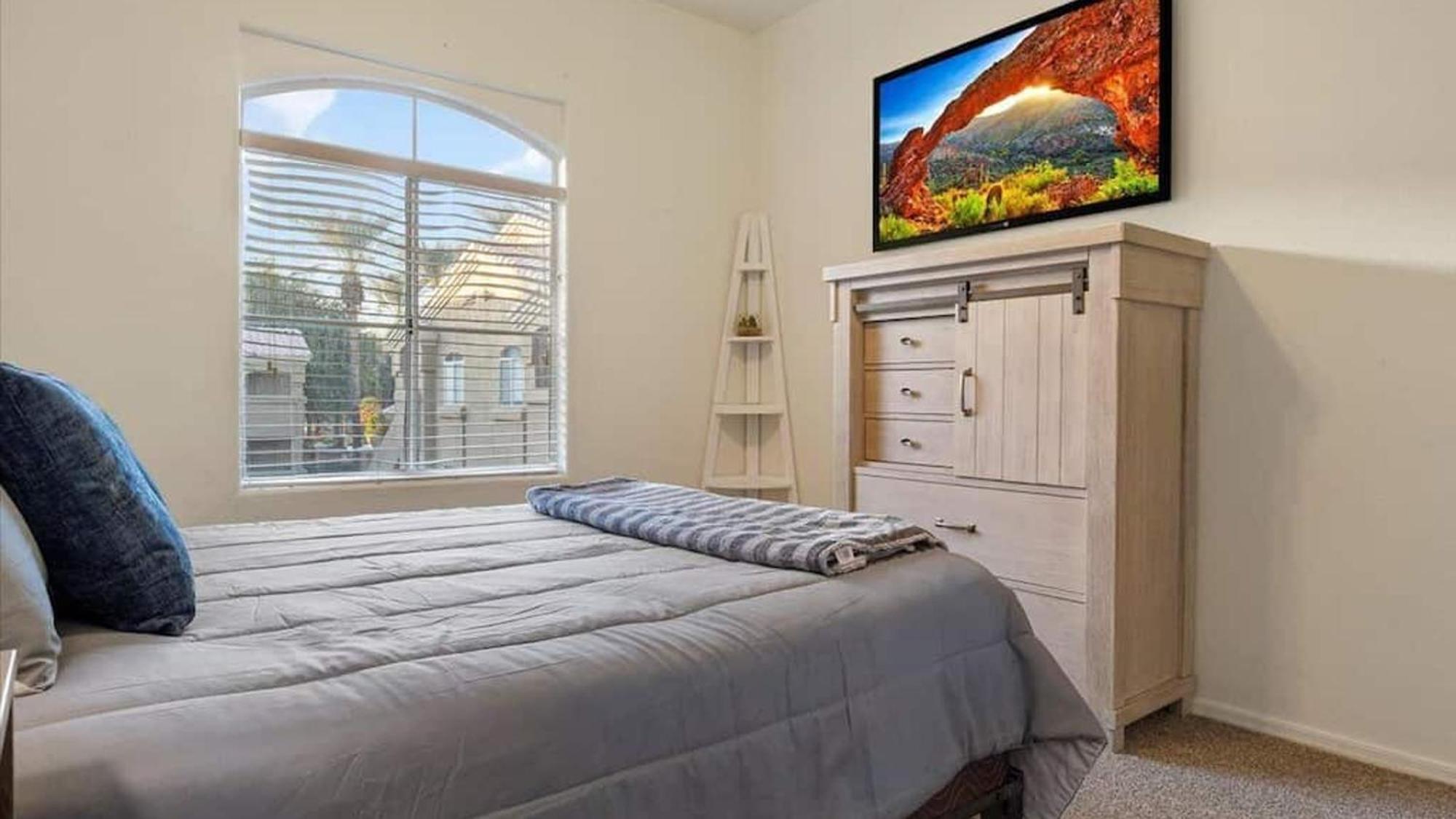 Beautiful 3 Bdrm Wgarage * Scottsdale
