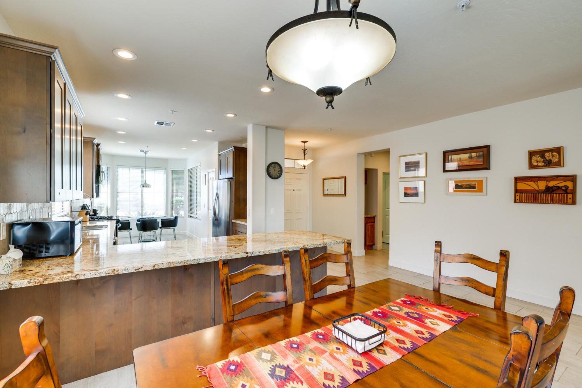 Holiday home Contemporary House About 6 Mi To Pinnacle Peak Park! *