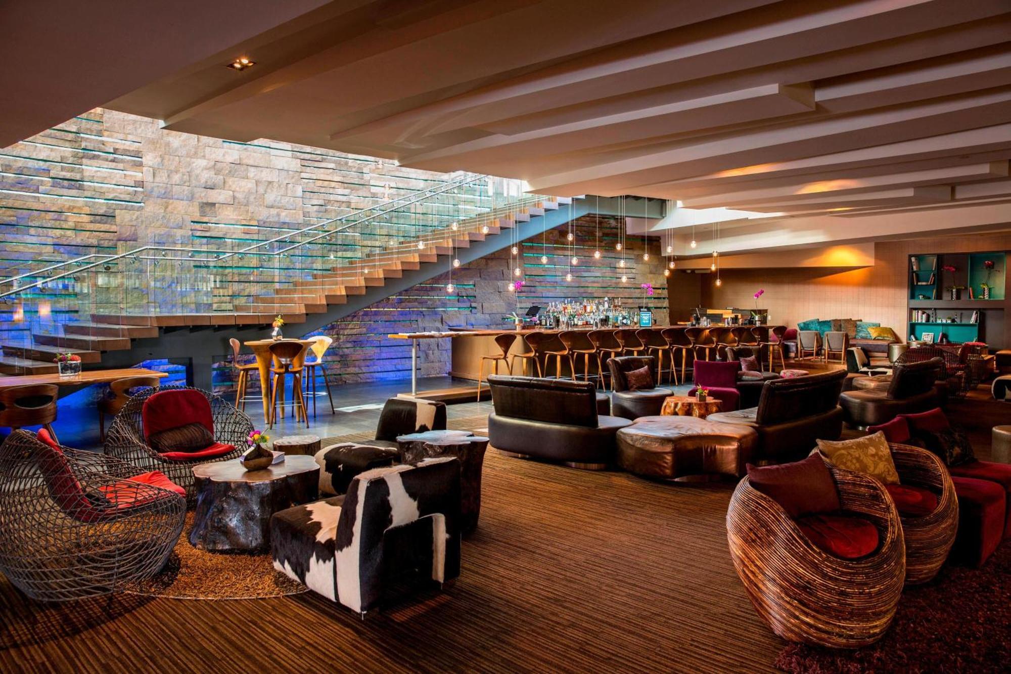Hotel W
