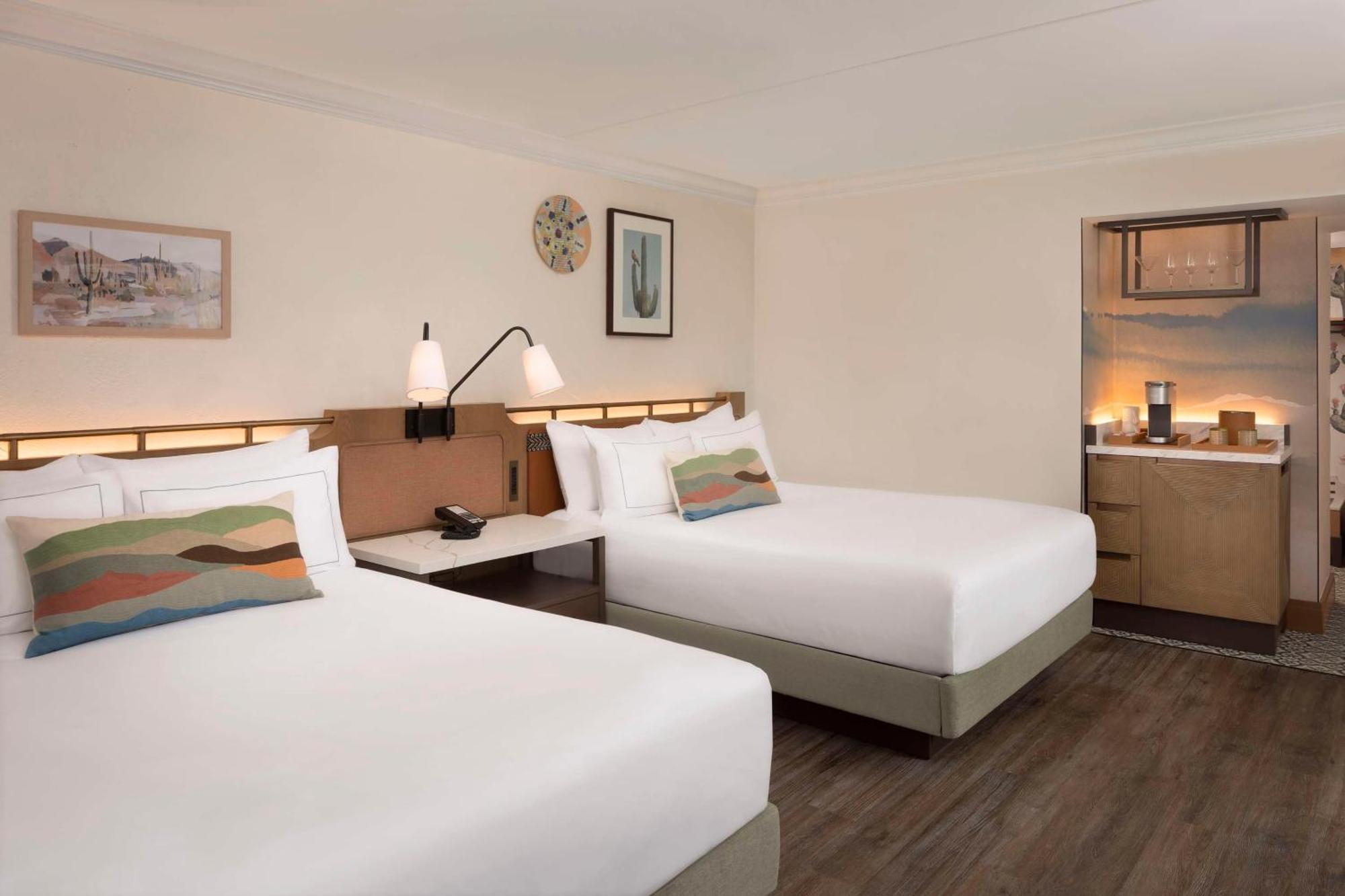 The & Spa, Curio Collection By Hilton Scottsdale