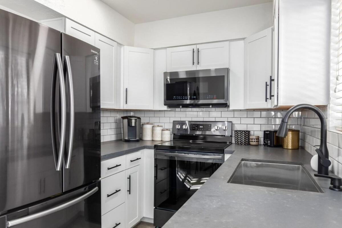 Modern Townhouse-walk 2 Oldtown-4 Heated Pools Scottsdale