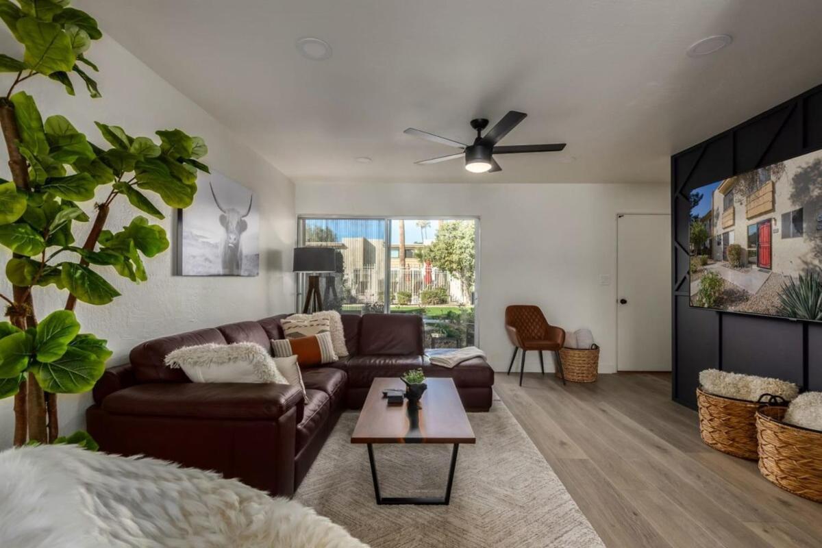 Modern Townhouse-walk 2 Oldtown-4 Heated Pools Holiday home Scottsdale