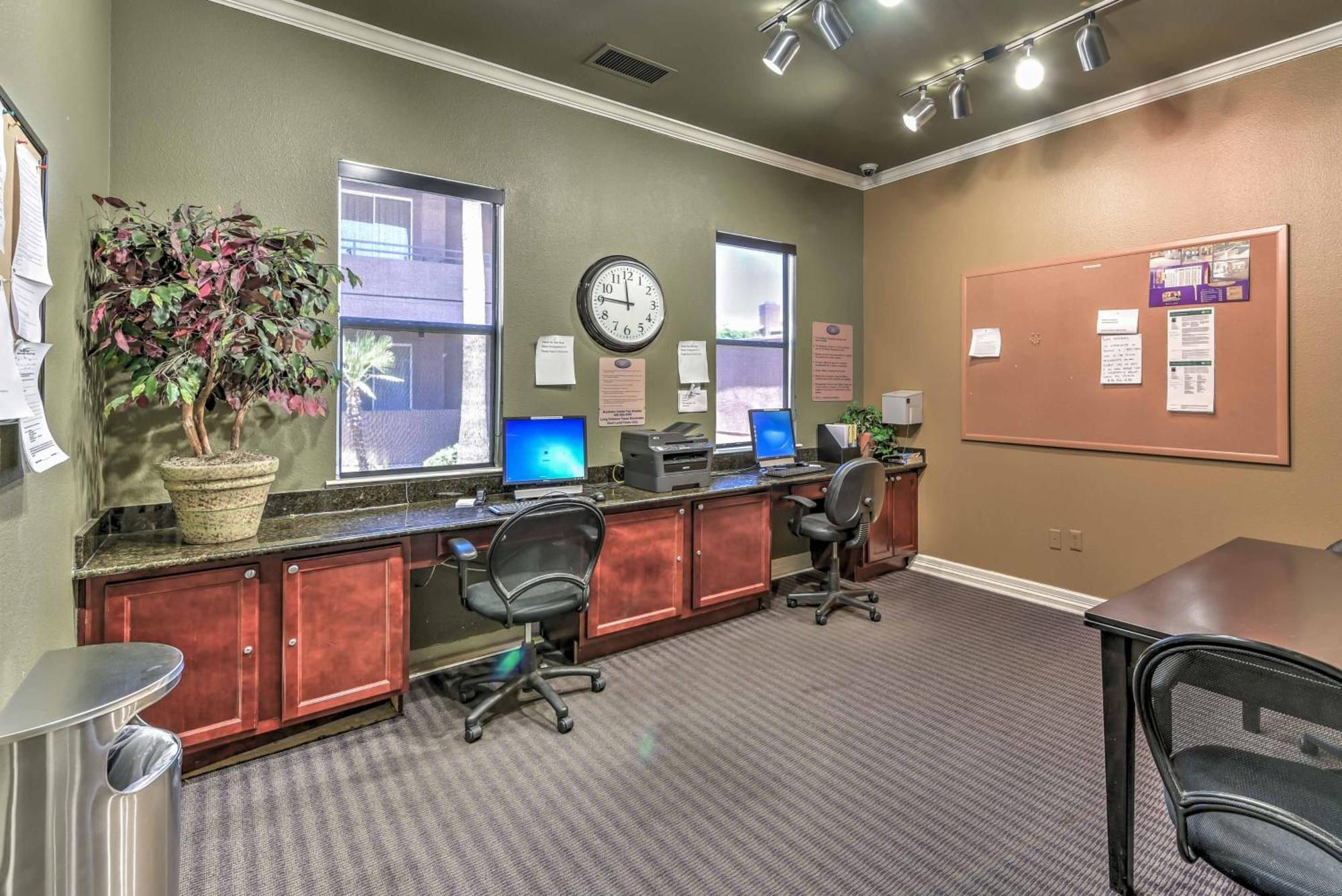 Vibrant With Community Pool Access! * Scottsdale