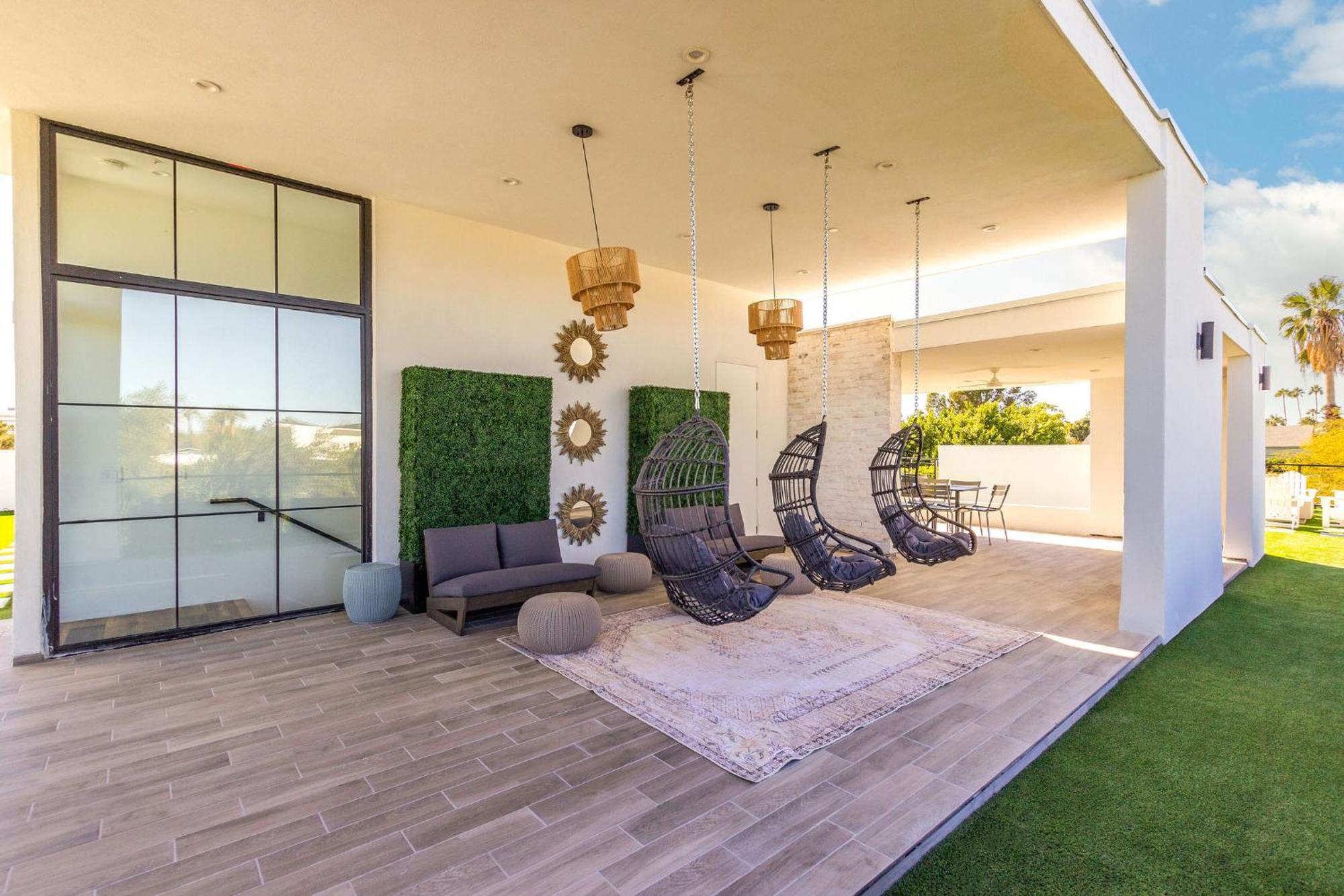 Old Town Luxury - Heated Pool, Spa, Rooftop Deck, Sauna, Speakeasy Holiday home Scottsdale