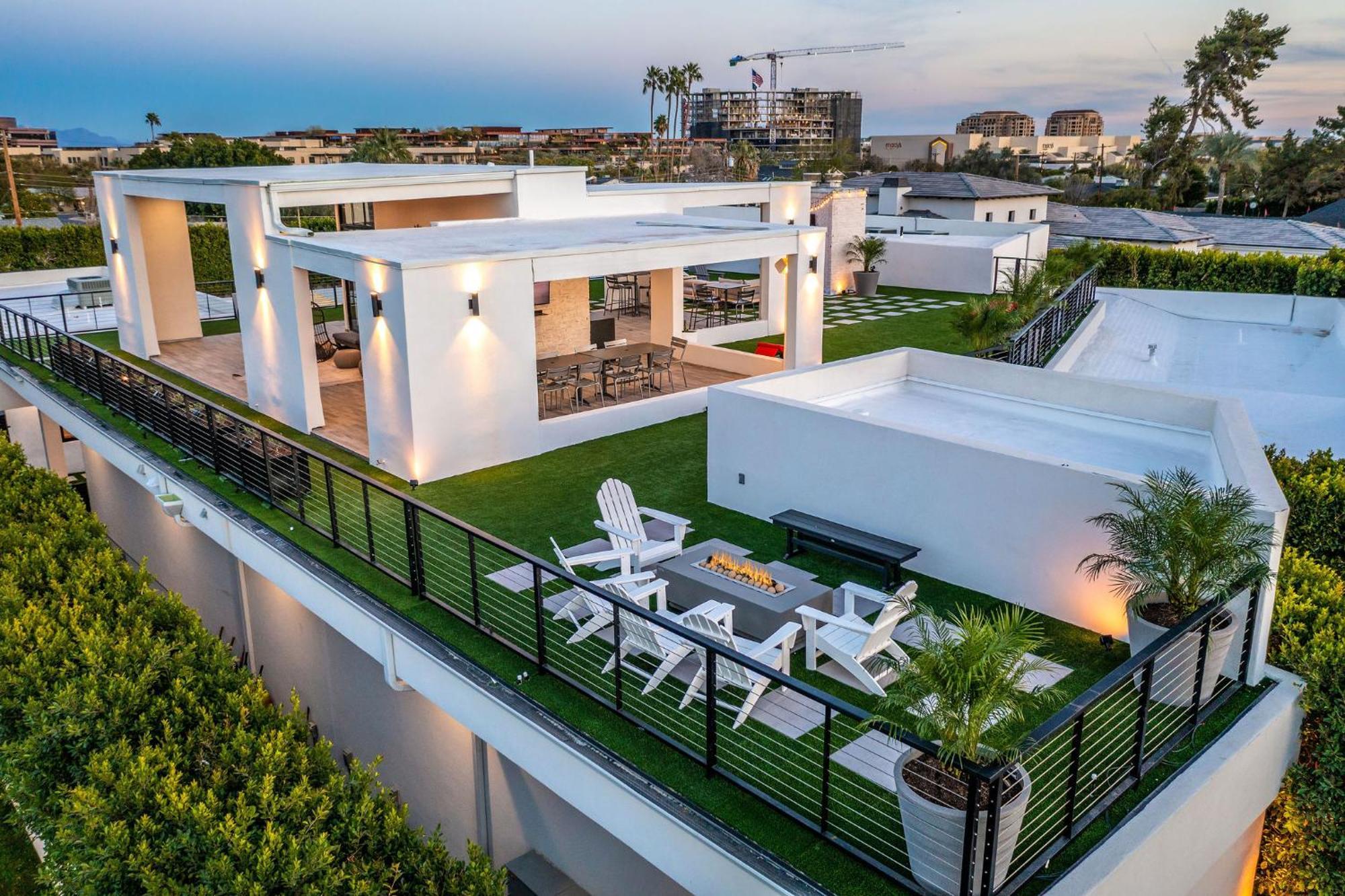 Holiday home Old Town Luxury - Heated Pool, Spa, Rooftop Deck, Sauna, Speakeasy Scottsdale