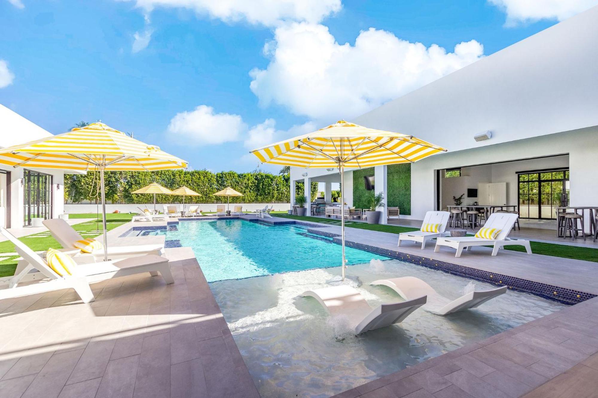Holiday home Old Town Luxury - Heated Pool, Spa, Rooftop Deck, Sauna, Speakeasy *
