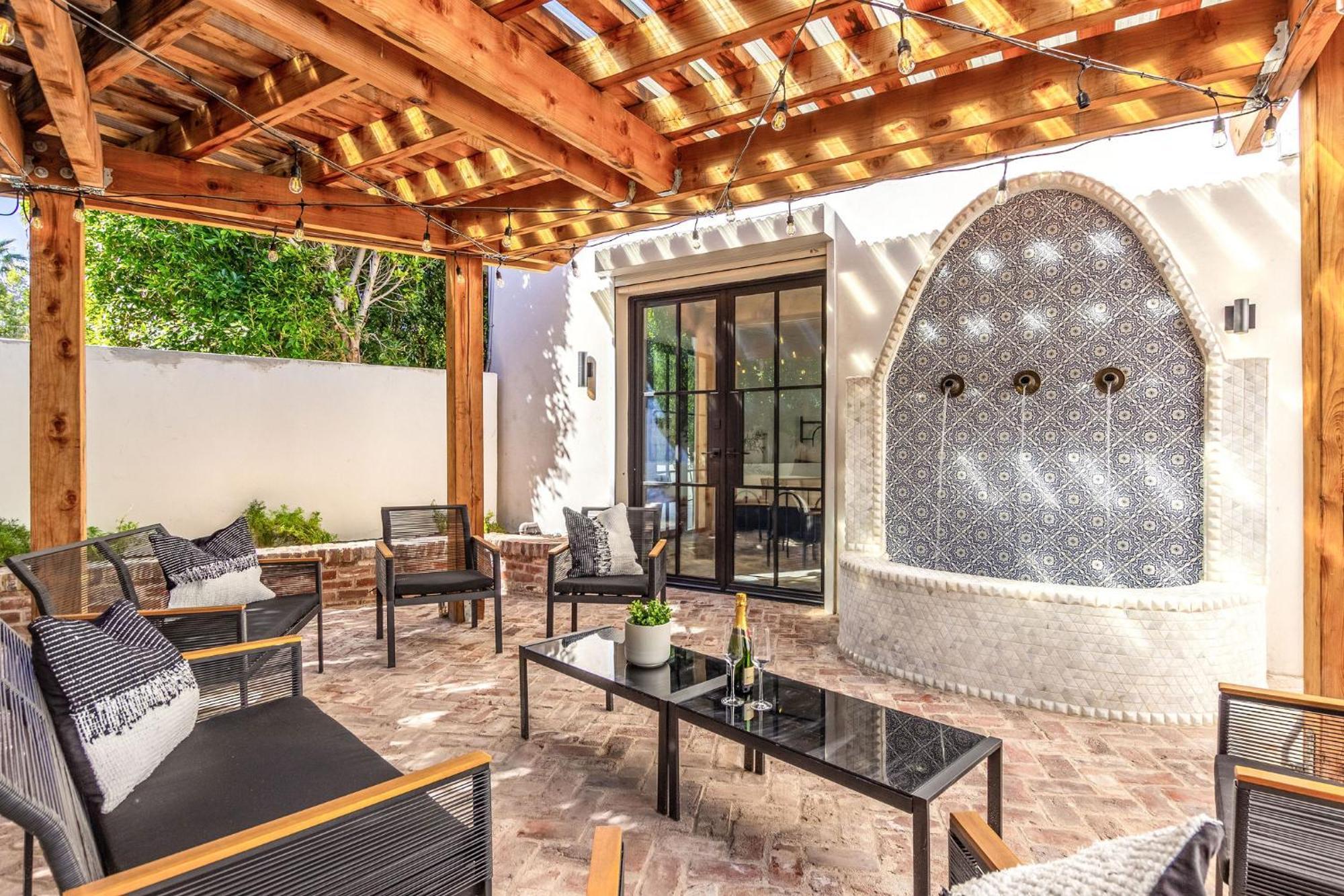 Old Town Luxury - Heated Pool, Spa, Rooftop Deck, Sauna, Speakeasy *