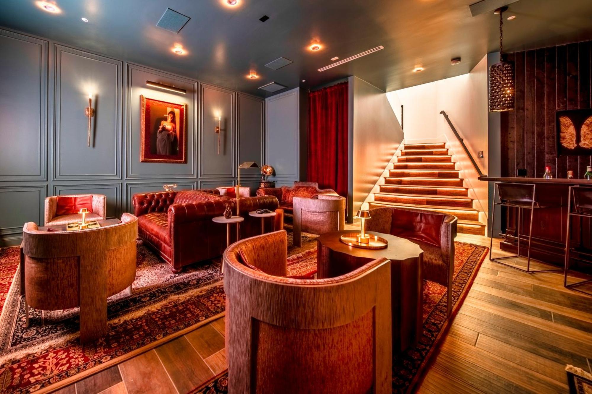 Old Town Luxury - Heated Pool, Spa, Rooftop Deck, Sauna, Speakeasy