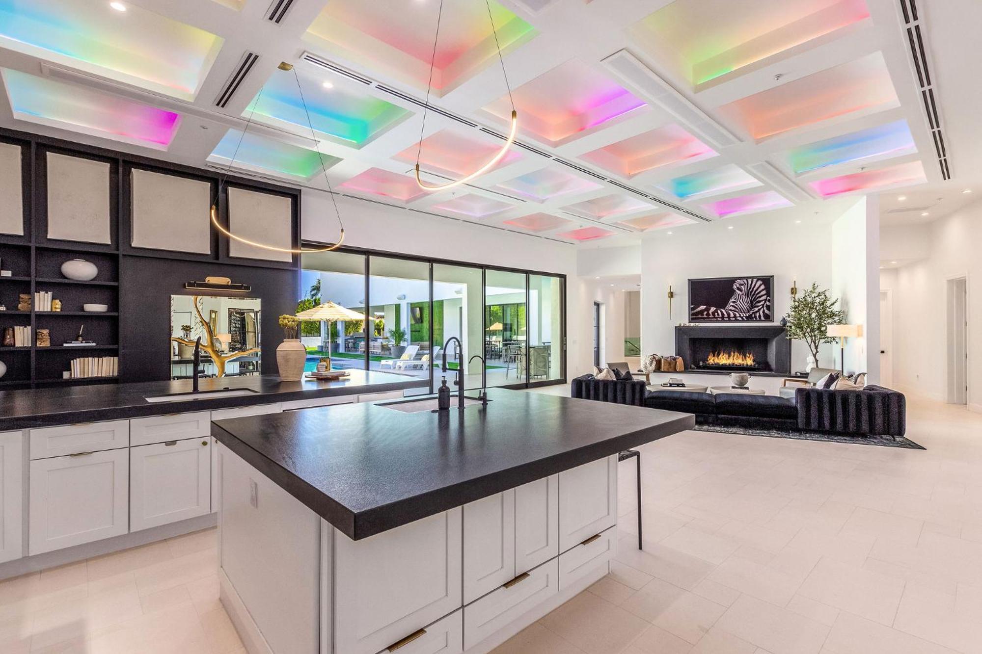 Holiday home Old Town Luxury - Heated Pool, Spa, Rooftop Deck, Sauna, Speakeasy Scottsdale