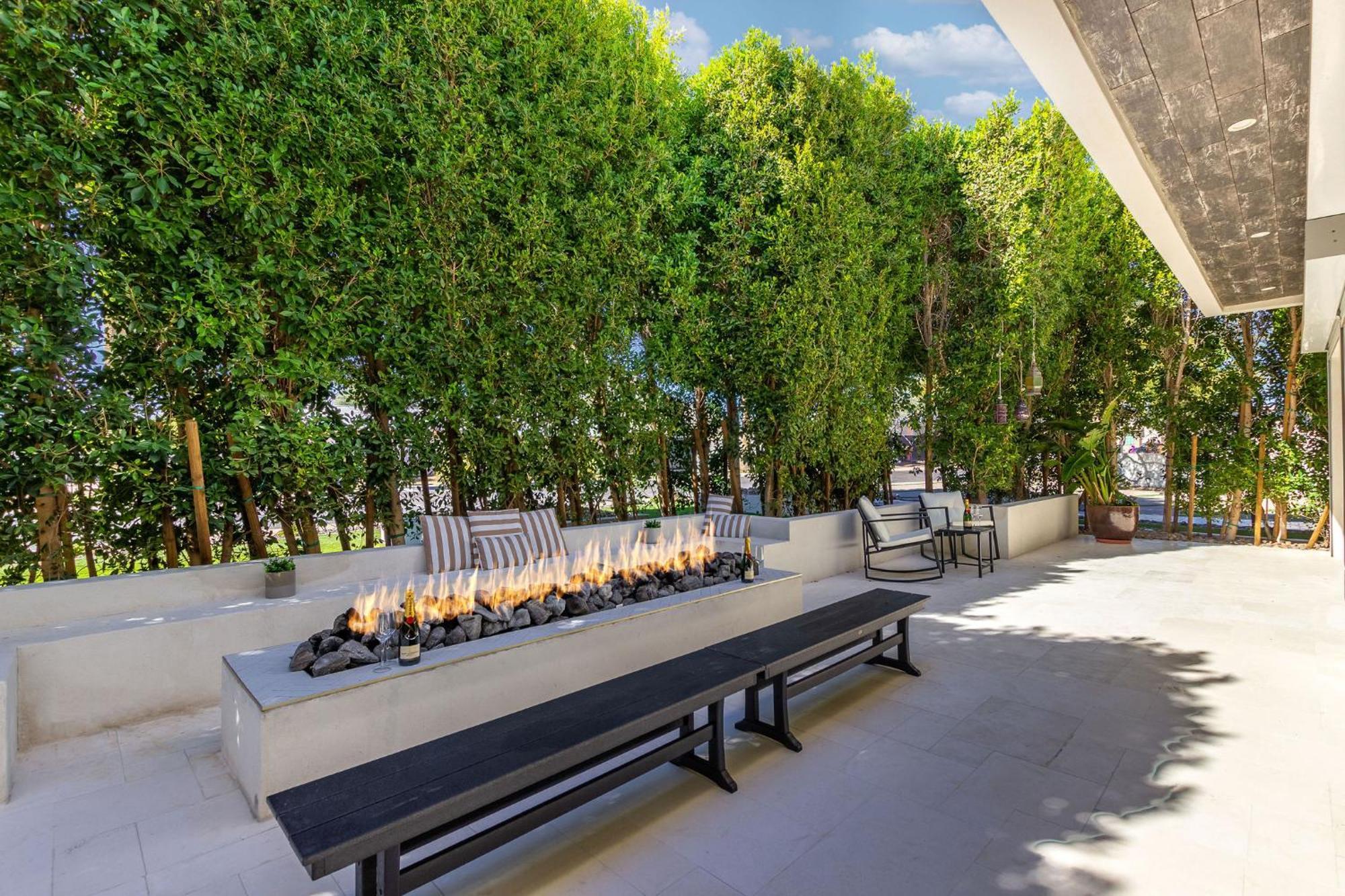 Old Town Luxury - Heated Pool, Spa, Rooftop Deck, Sauna, Speakeasy * Scottsdale