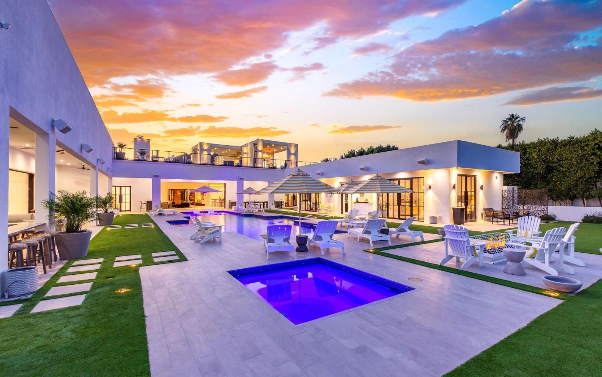 Holiday home Old Town Luxury - Heated Pool, Spa, Rooftop Deck, Sauna, Speakeasy Scottsdale