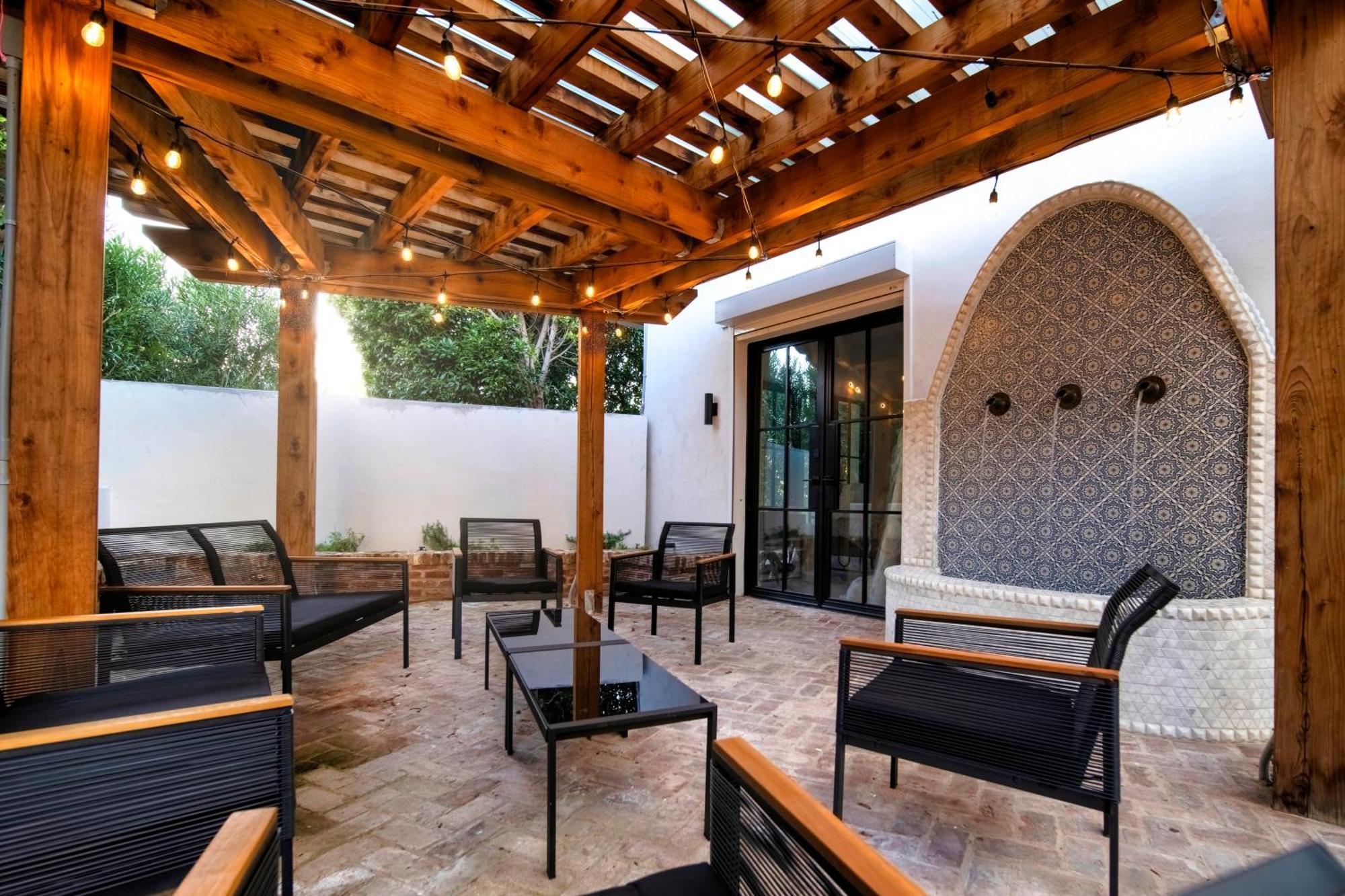 Old Town Luxury - Heated Pool, Spa, Rooftop Deck, Sauna, Speakeasy Holiday home